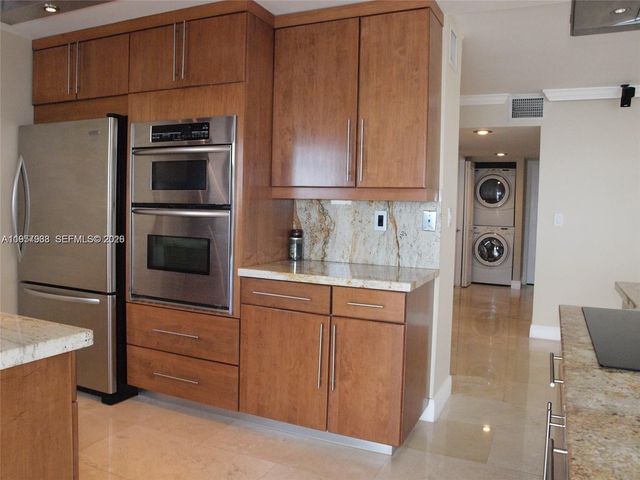 1901 Brickell Ave B1714, Miami, FL 33129