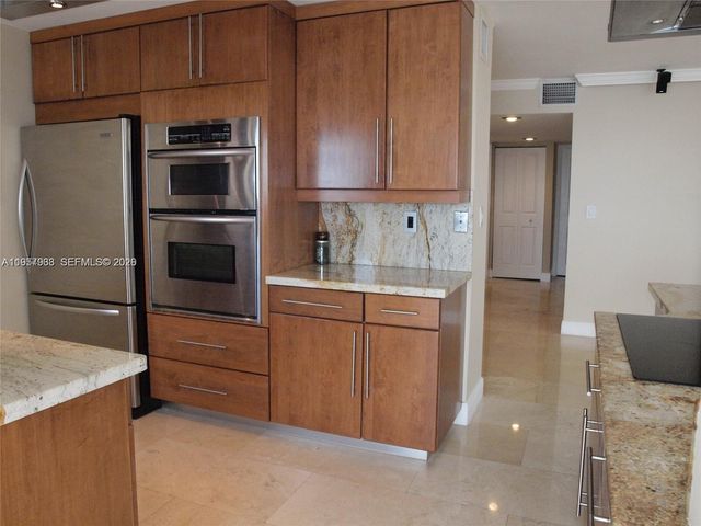 1901 Brickell Ave B1714, Miami, FL 33129