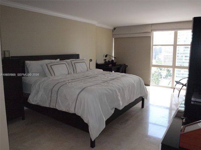 1901 Brickell Ave B1714, Miami, FL 33129