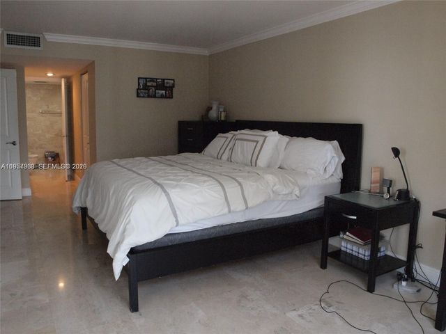 1901 Brickell Ave B1714, Miami, FL 33129