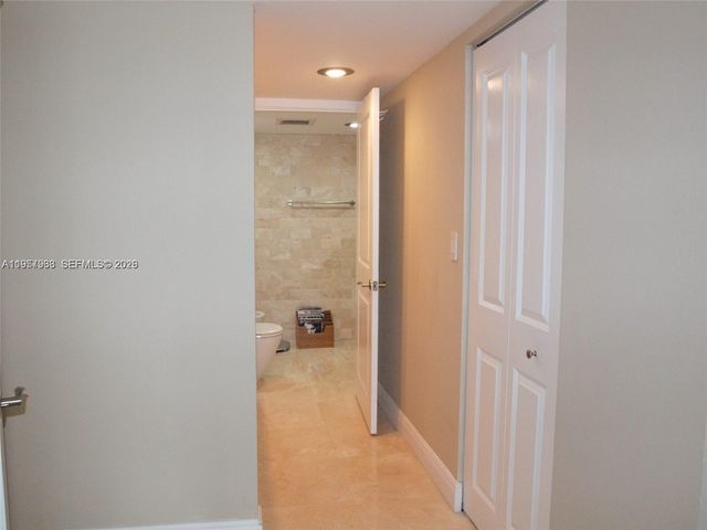 1901 Brickell Ave B1714, Miami, FL 33129