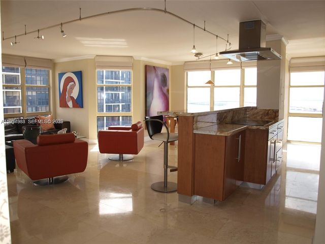 1901 Brickell Ave B1714, Miami, FL 33129