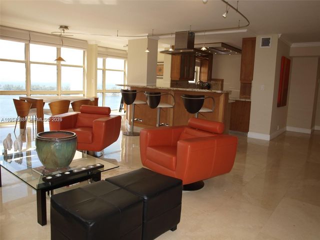 1901 Brickell Ave B1714, Miami, FL 33129