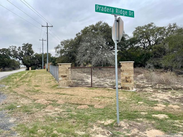 136 Pradera Ridge, Floresville, TX 78114