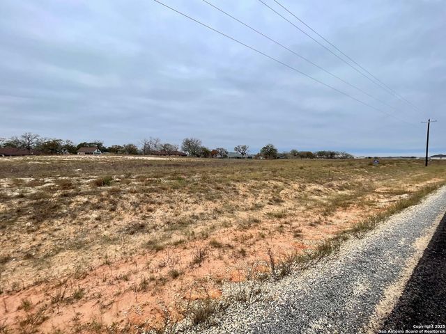 136 Pradera Ridge, Floresville, TX 78114