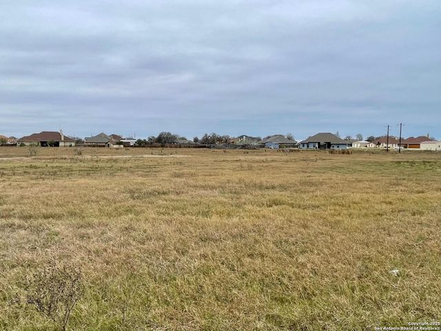 136 Pradera Ridge, Floresville, TX 78114