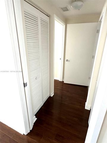 335 S Biscayne Boulevard 1802, Miami, FL 33131