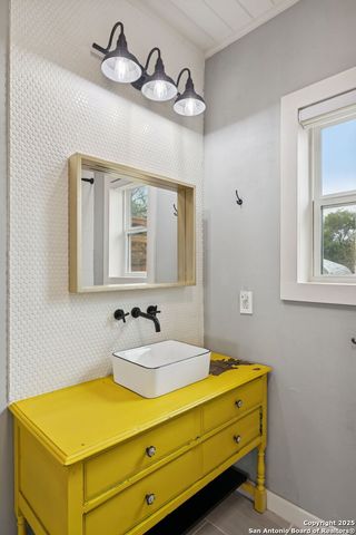 2902 Katy St, New Braunfels, TX 78130