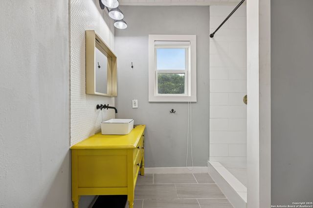 2902 Katy St, New Braunfels, TX 78130