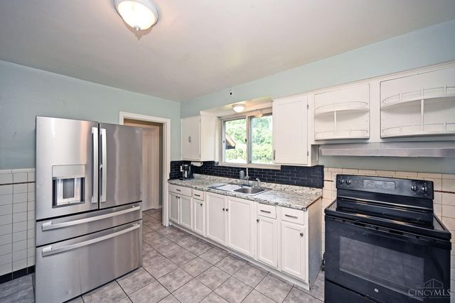 3948 Holman Circle, Silverton, OH 45236