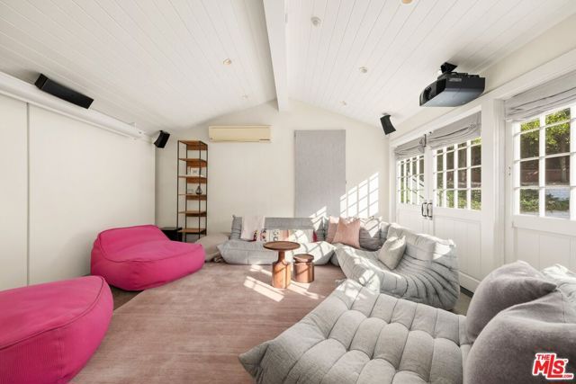 1441 Oriole Drive, Los Angeles, CA 90069