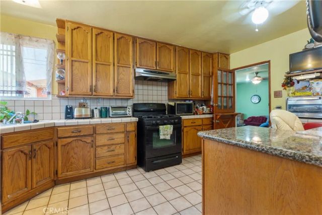 11028 Spinning, Inglewood, CA 90303
