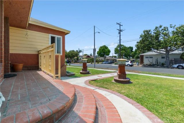 11028 Spinning, Inglewood, CA 90303