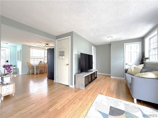 723 Longmeadow Road, Amherst, NY 14226