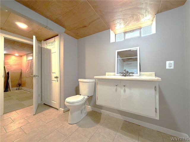 723 Longmeadow Road, Amherst, NY 14226