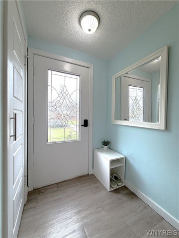 723 Longmeadow Road, Amherst, NY 14226