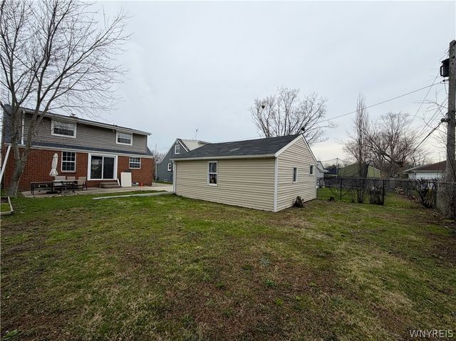 723 Longmeadow Road, Amherst, NY 14226