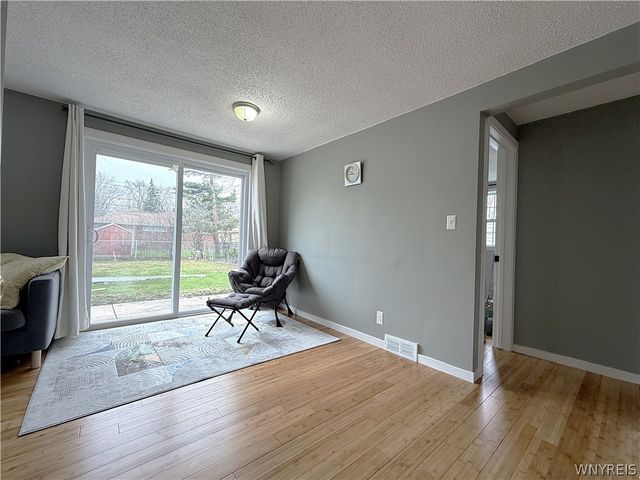 723 Longmeadow Road, Amherst, NY 14226