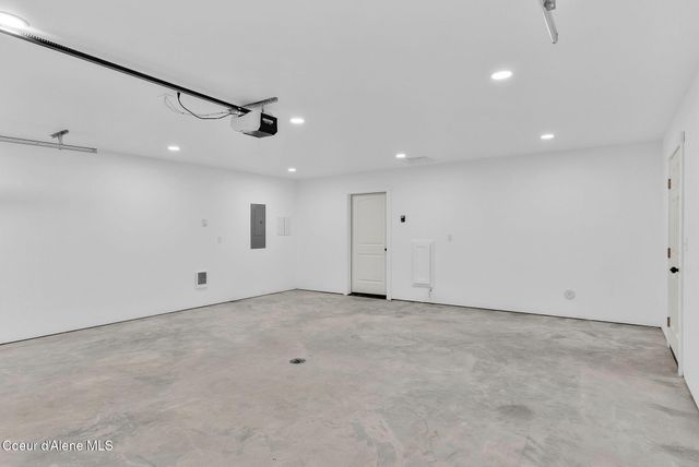 26 Pomelo Place, Moyie Springs, ID 83845