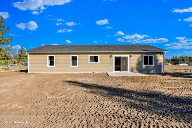 26 Pomelo Place, Moyie Springs, ID 83845