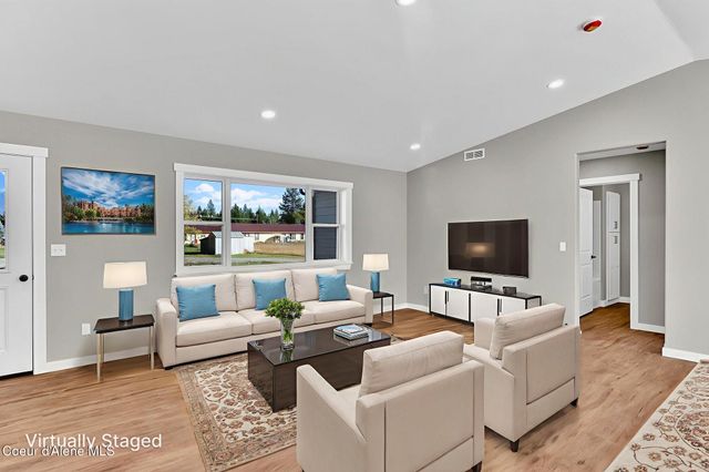 26 Pomelo Place, Moyie Springs, ID 83845