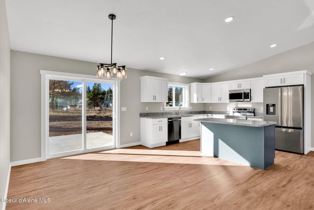 26 Pomelo Place, Moyie Springs, ID 83845