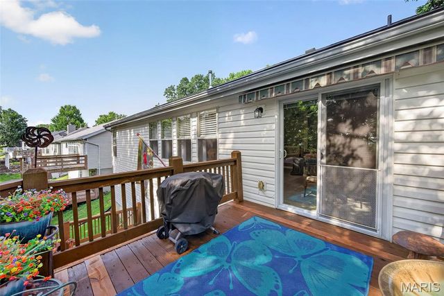 144 Hunters Green Lane, Eureka, MO 63025