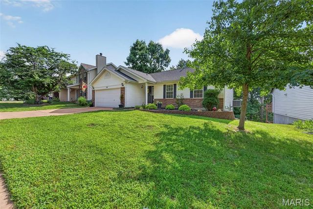 144 Hunters Green Lane, Eureka, MO 63025