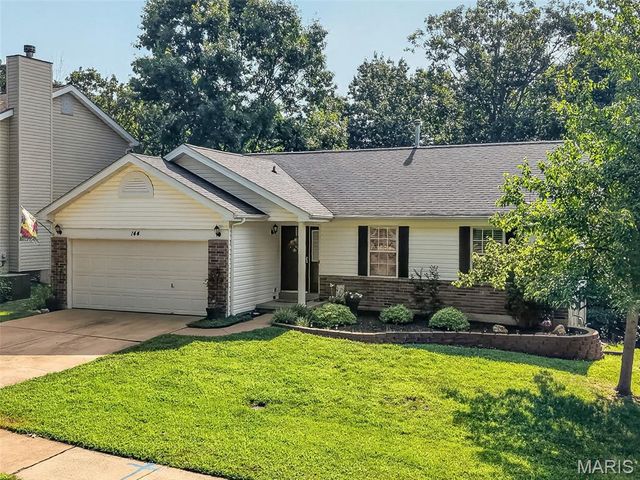 144 Hunters Green Lane, Eureka, MO 63025