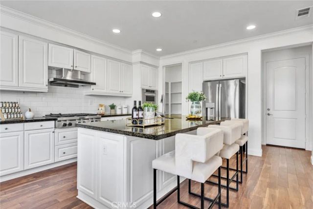 135 Willowbend, Irvine, CA 92612
