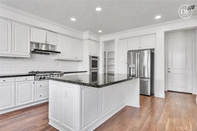 135 Willowbend, Irvine, CA 92612