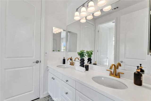135 Willowbend, Irvine, CA 92612