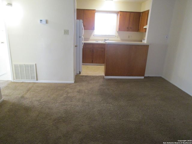 718 W Russell Pl Apt 10, San Antonio, TX 78212