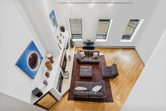 711 N MILWAUKEE Avenue 2, Chicago, IL 60642