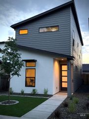 1529 S Lincoln Ave, Boise, ID 83706
