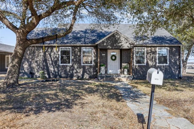 1479 E Hempstead ST, Giddings, TX 78942