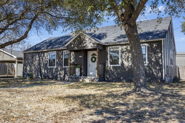 1479 E Hempstead ST, Giddings, TX 78942