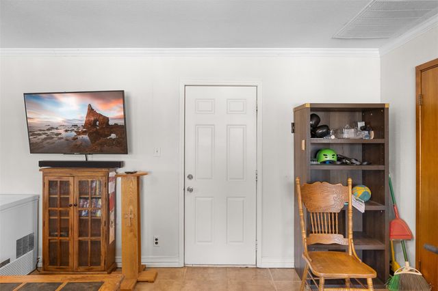 1479 E Hempstead ST, Giddings, TX 78942