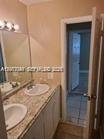 2713 NW 47th Ter 504, Lauderdale Lakes, FL 33313