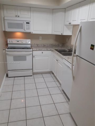 2713 NW 47th Ter 504, Lauderdale Lakes, FL 33313