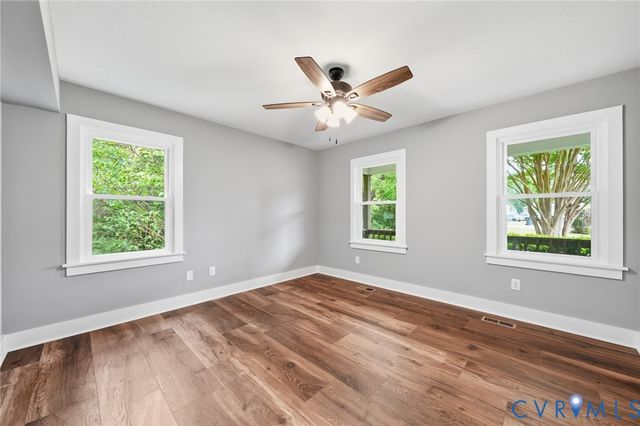 9157 Twin Oaks Rd, Mechanicsville, VA 23116