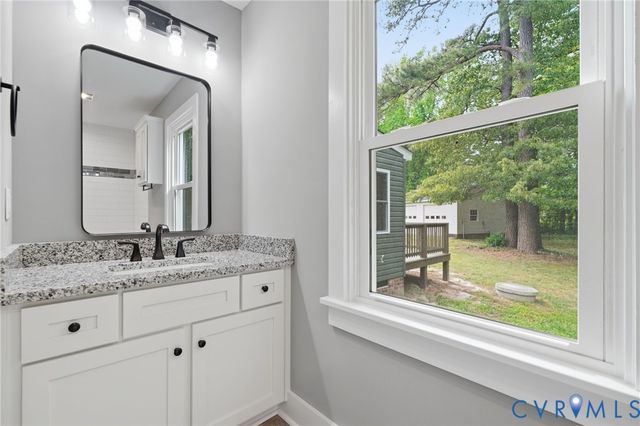 9157 Twin Oaks Rd, Mechanicsville, VA 23116