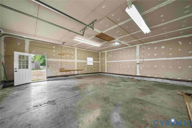 9157 Twin Oaks Rd, Mechanicsville, VA 23116