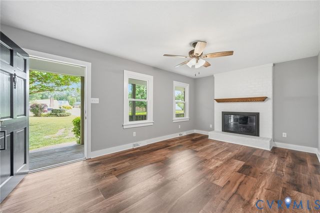 9157 Twin Oaks Rd, Mechanicsville, VA 23116