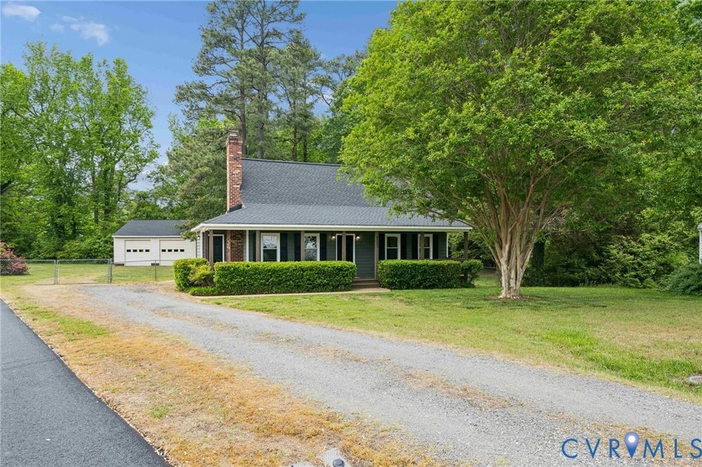 9157 Twin Oaks Rd, Mechanicsville, VA 23116