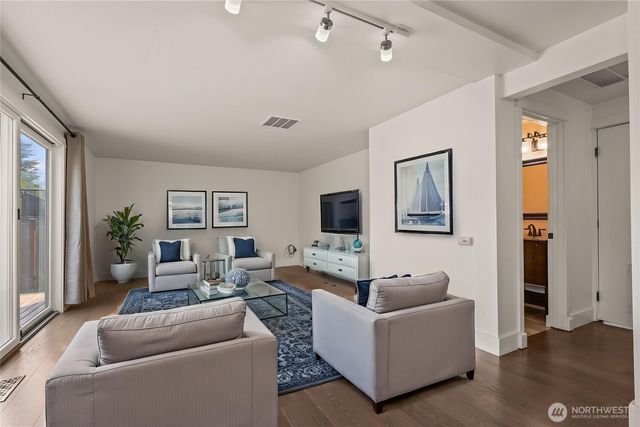 8414 NE 144th Place, Kirkland, WA 98034