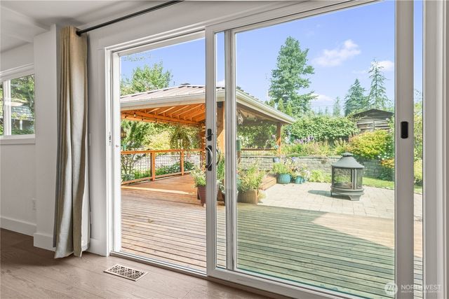 8414 NE 144th Place, Kirkland, WA 98034