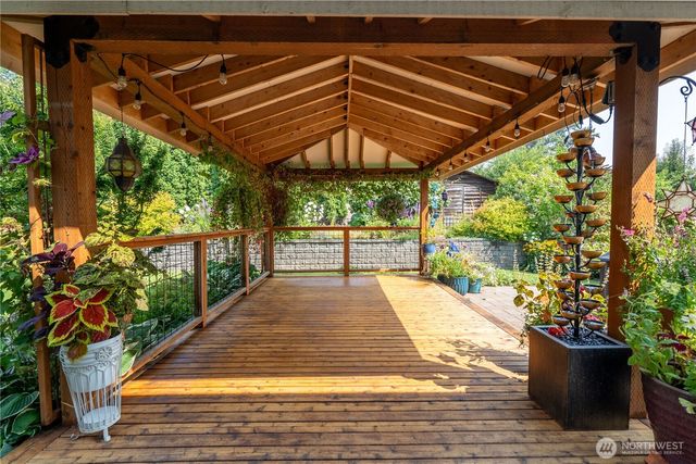 8414 NE 144th Place, Kirkland, WA 98034