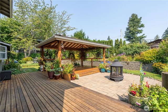 8414 NE 144th Place, Kirkland, WA 98034