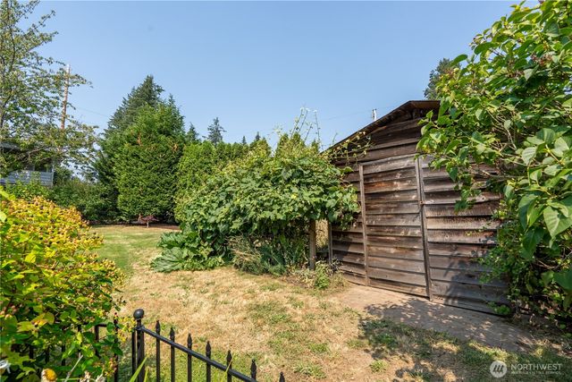 8414 NE 144th Place, Kirkland, WA 98034